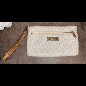 Michael Kors wristlet